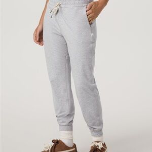 Vuori Heather Gray Joggers size small